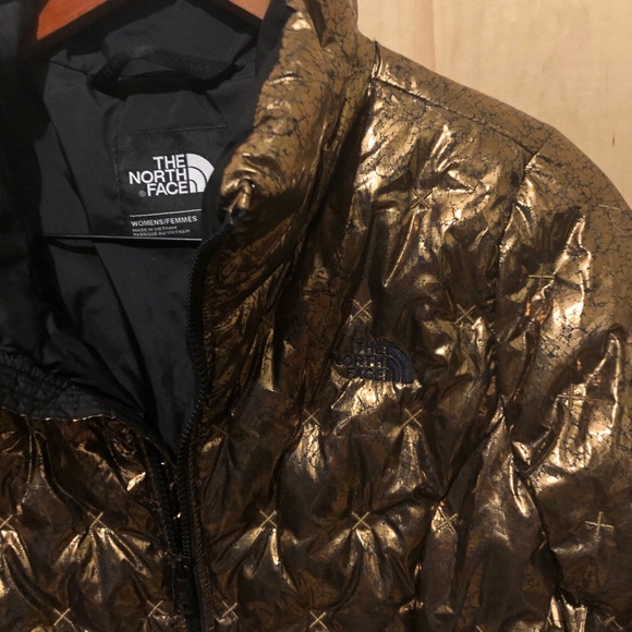 COPY - The North Face Puffer Jacket - Picture 6 of 7